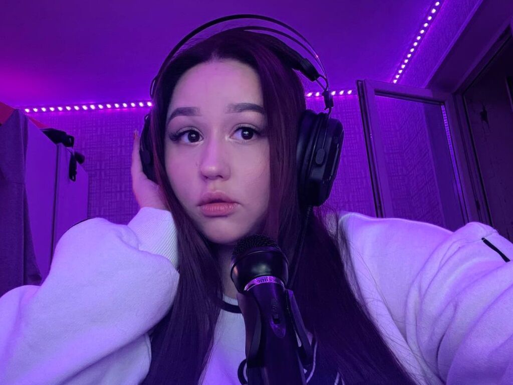 AislyHigh
