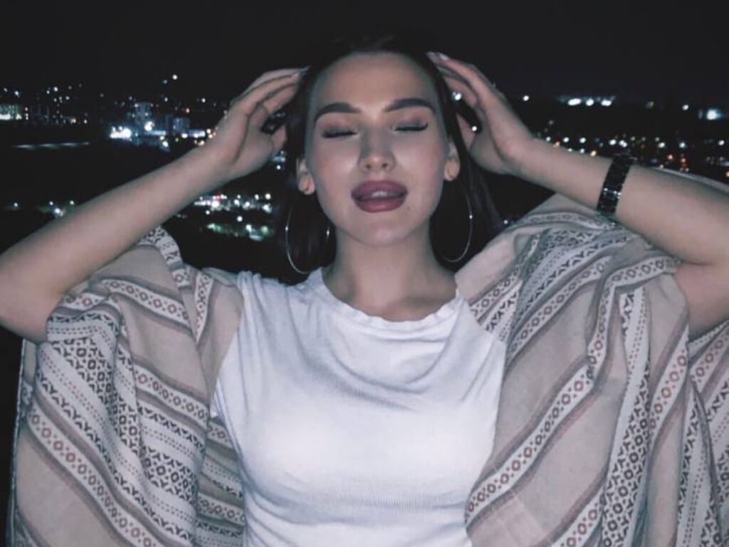 HollieLewis